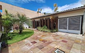 Casa com piscina na Praia de Peroba